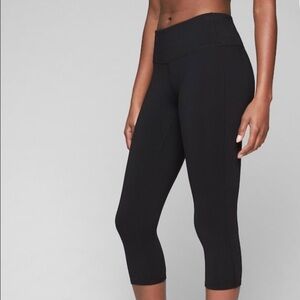 Athleta High rise Chaturanga Capri in black